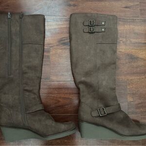 AEROSOLES Dark Brown Wedge Boots